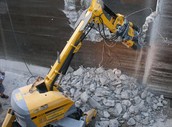 Brokk concrete crusher