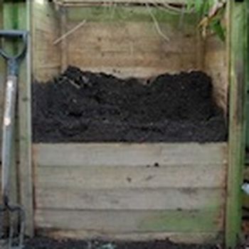 Compost garden waste