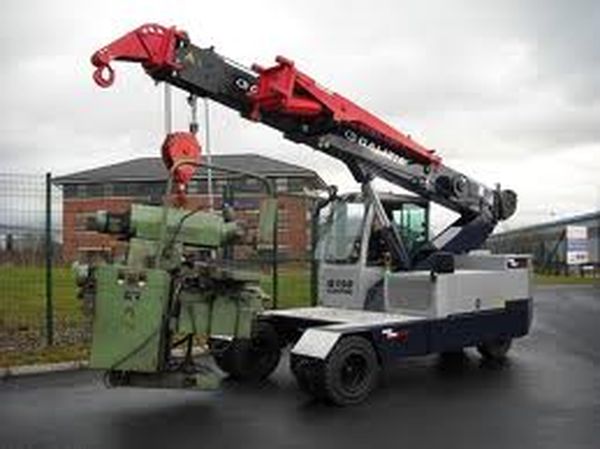 Pick and carry crane