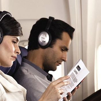 Noise cancelling headphones