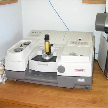 Fourier transform infrared spectroscopy (FTIR)