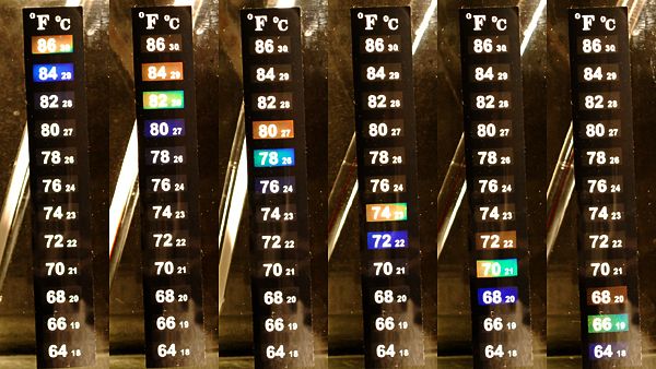Liquid crystal thermometer