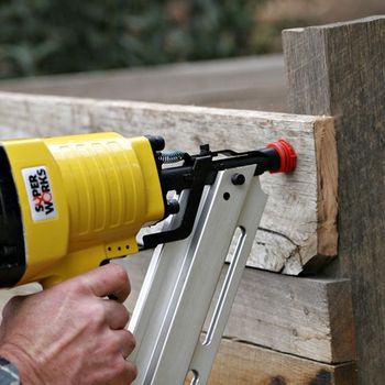 Nail gun
